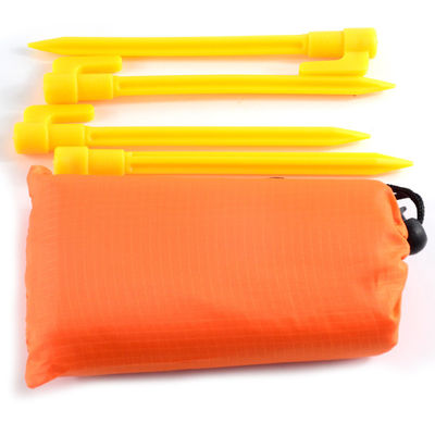 Cubierta de playa portátil ligera de Oxford de bolsillo impermeable para campamento y picnic