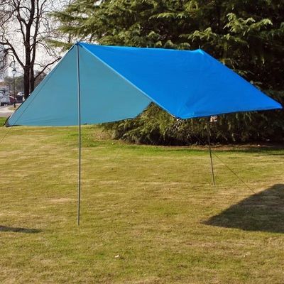 Tienda de campamento de poliéster de revestimiento plateado para protección contra la lluvia al aire libre y sombra solar